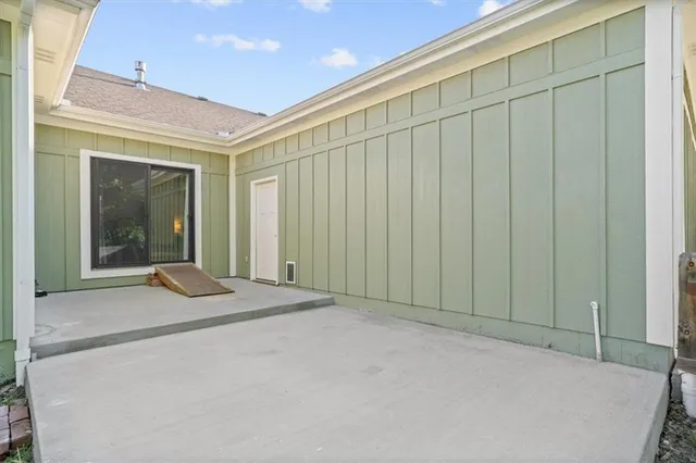 $680,000 | 408 Northwest Rust Court, Grain Valley, MO 64029