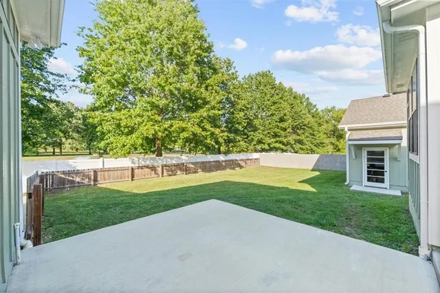 $680,000 | 408 Northwest Rust Court, Grain Valley, MO 64029