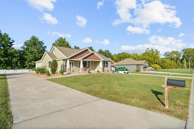 $680,000 | 408 Northwest Rust Court, Grain Valley, MO 64029
