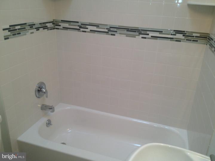2007 Carter Road Folcroft, PA 19032 - Photo 11 of 18 Bathroom