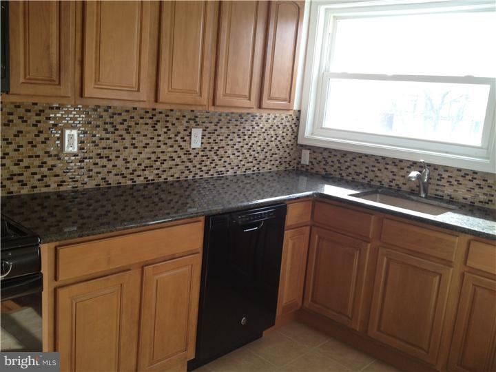 2007 Carter Road Folcroft, PA 19032 - Photo 3 of 18 Kitchen