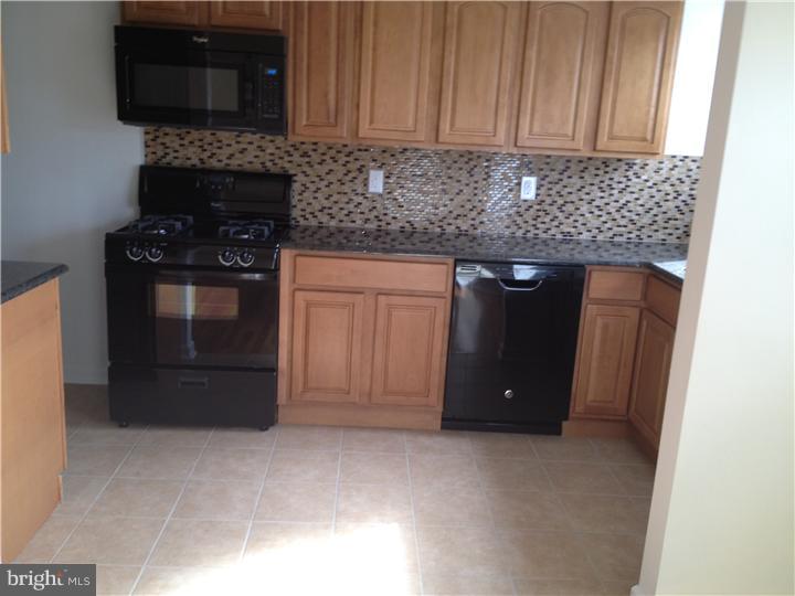 2007 Carter Road Folcroft, PA 19032 - Photo 5 of 18 Kitchen