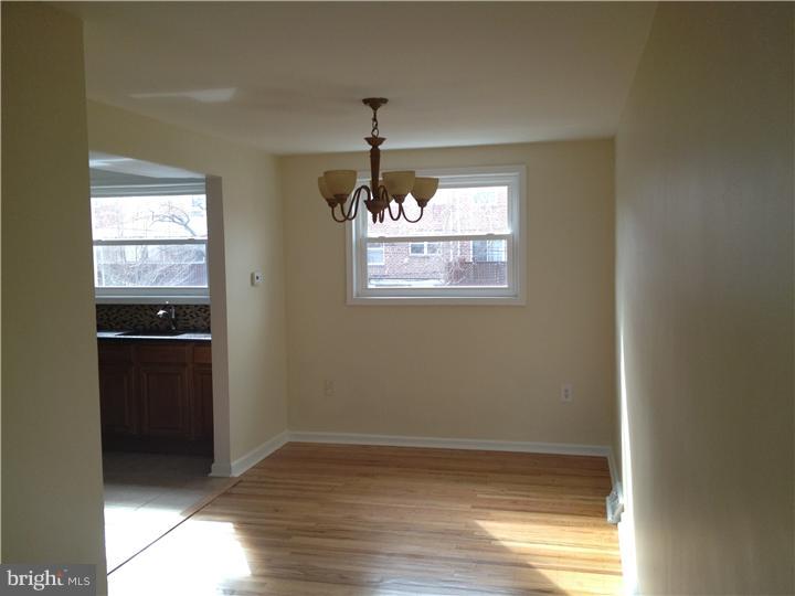 2007 Carter Road Folcroft, PA 19032 - Photo 6 of 18 Dining Room