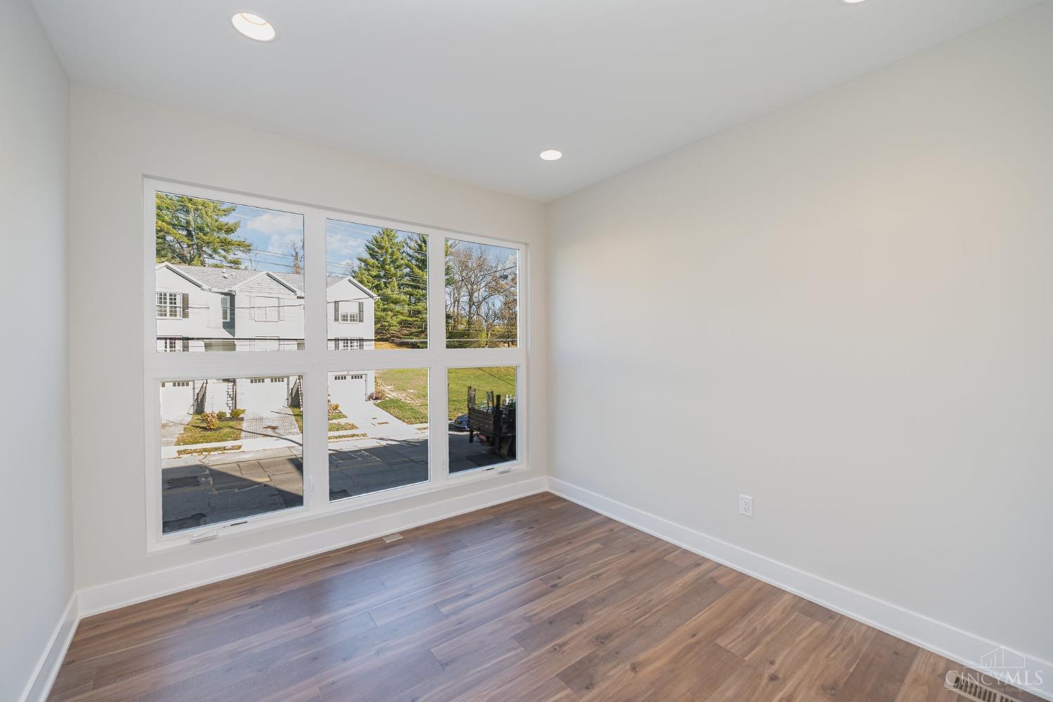3643 Brotherton Road, Unit B Cincinnati, OH 45209 - Photo 9 of 28 Gallery Image 9