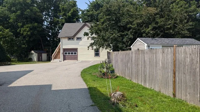 $3,250 | 77 Hartford Street, Unit REAR, Newton, MA 02461