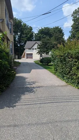 $3,250 | 77 Hartford Street, Unit REAR, Newton, MA 02461