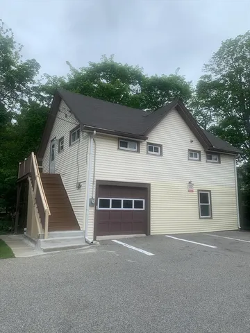 $3,250 | 77 Hartford Street, Unit REAR, Newton, MA 02461
