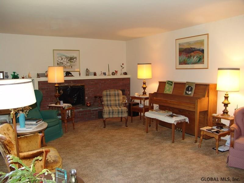 2859 River Road Niskayuna, NY 12309 - Photo 4 of 25 Photo 4