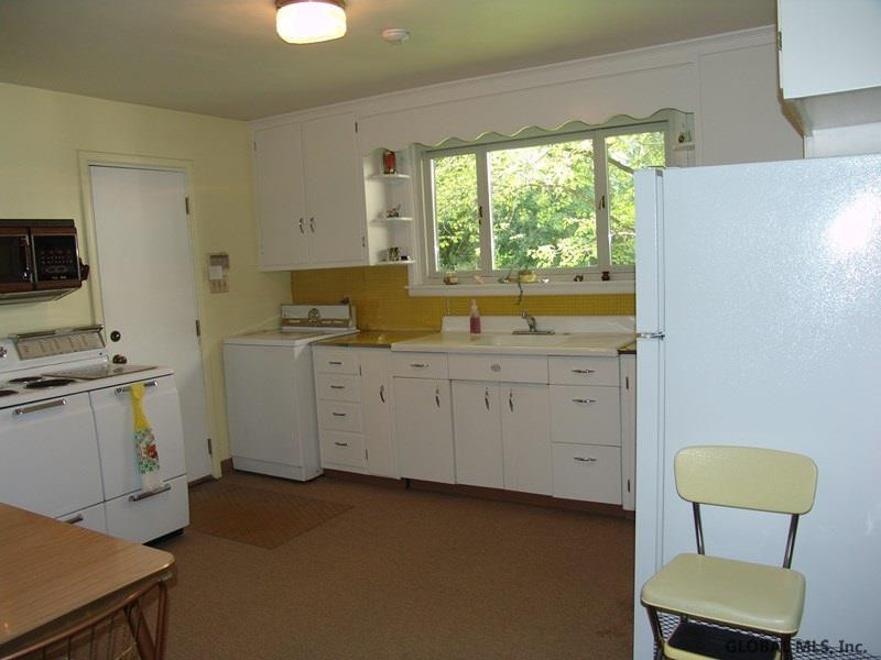 2859 River Road Niskayuna, NY 12309 - Photo 6 of 25 Photo 6