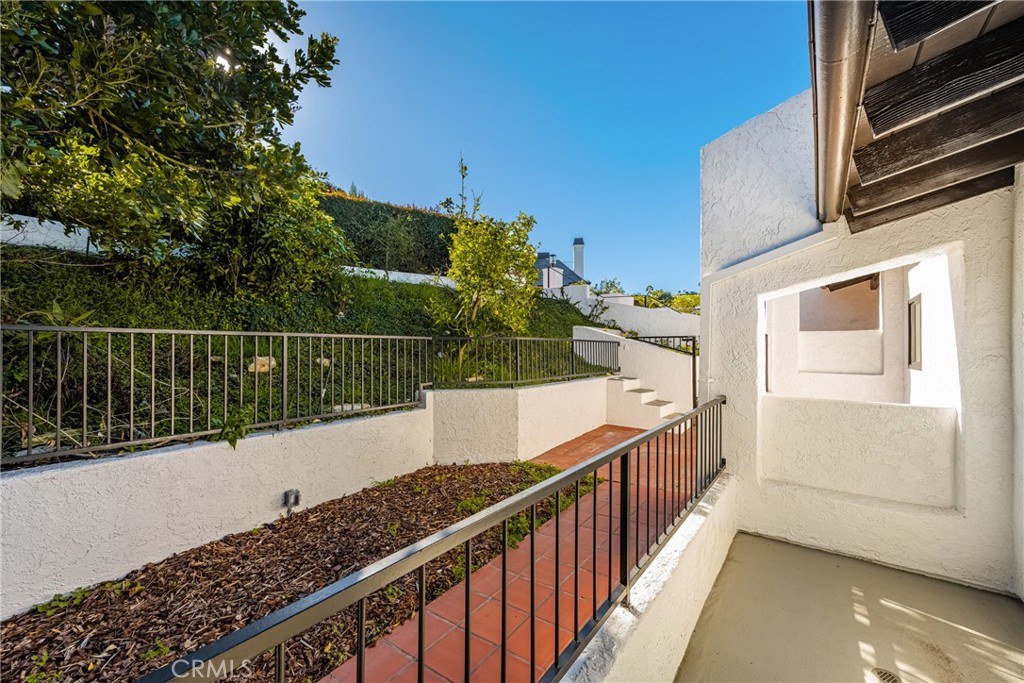 5 Yellow Brick Road Rancho Palos Verdes, CA 90275 - Photo 40 of 75