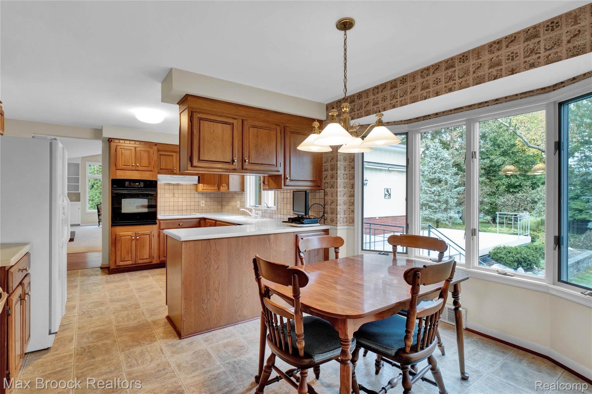 749 Leinster Road Rochester, MI 48309 - Photo 9 of 42 Edited-9.jpg