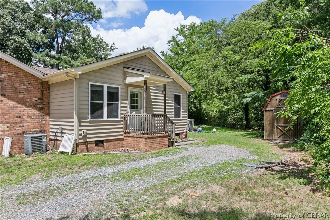 1635 Tyndall Point Road Gloucester Point, VA 23062 - Photo 40 of 50 Apartment exterior entrance & parking