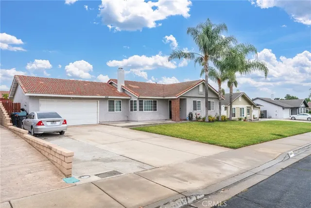 $569,999 | 1648 West Wedgewood Street, Rialto, CA 92376