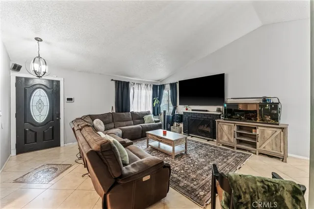 $569,999 | 1648 West Wedgewood Street, Rialto, CA 92376