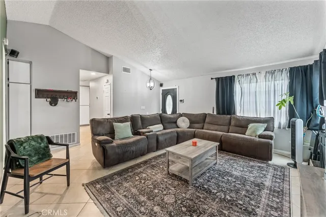 $569,999 | 1648 West Wedgewood Street, Rialto, CA 92376