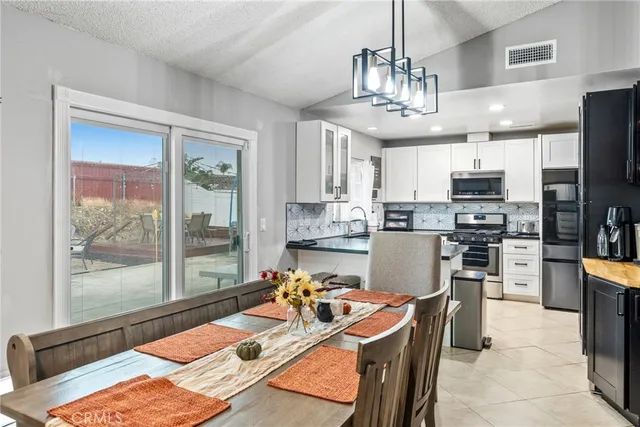 $569,999 | 1648 West Wedgewood Street, Rialto, CA 92376