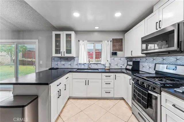 $569,999 | 1648 West Wedgewood Street, Rialto, CA 92376