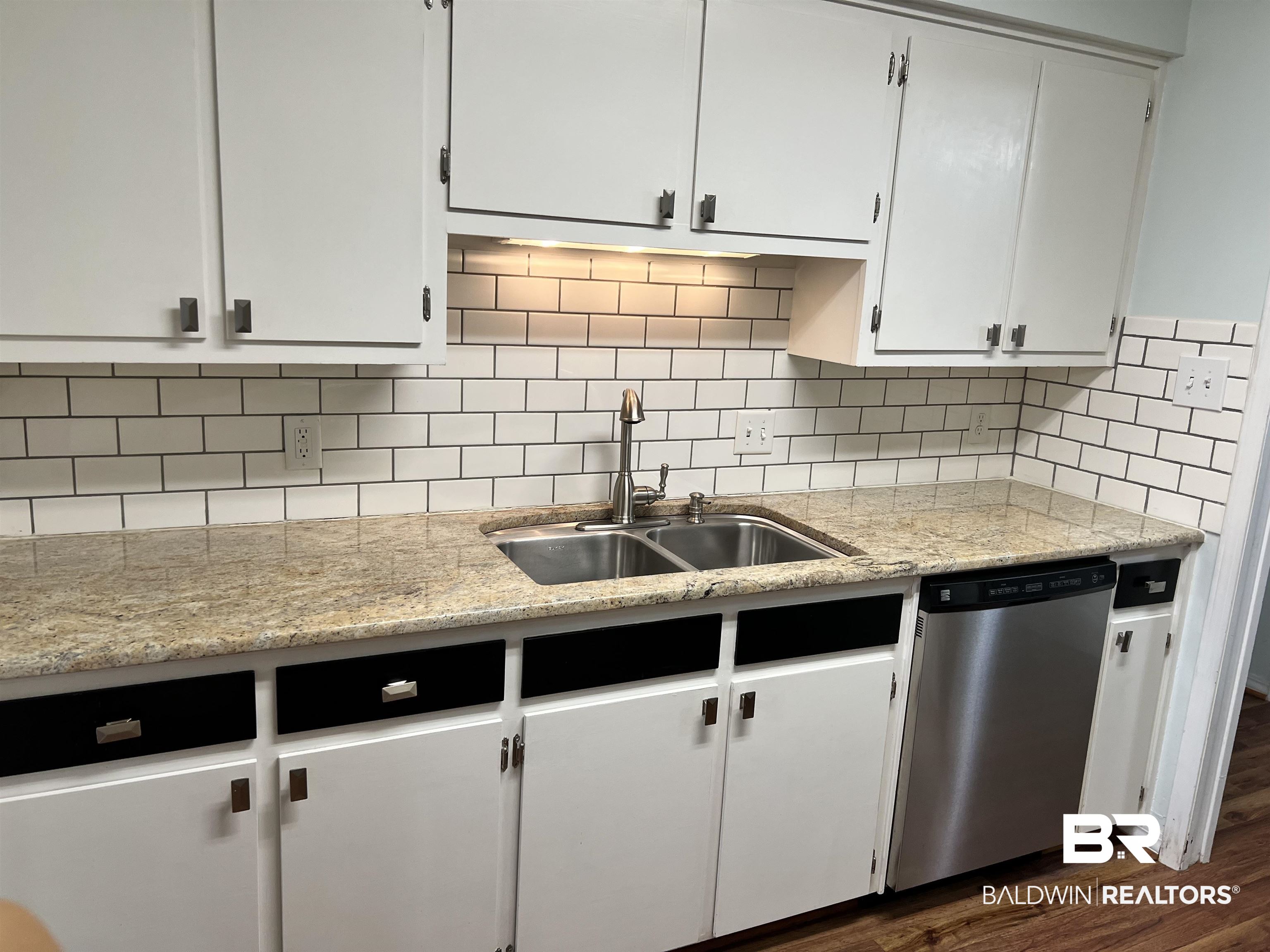 6537 Cedar Bend Court, Unit B Mobile, AL 36608 - Photo 5 of 32