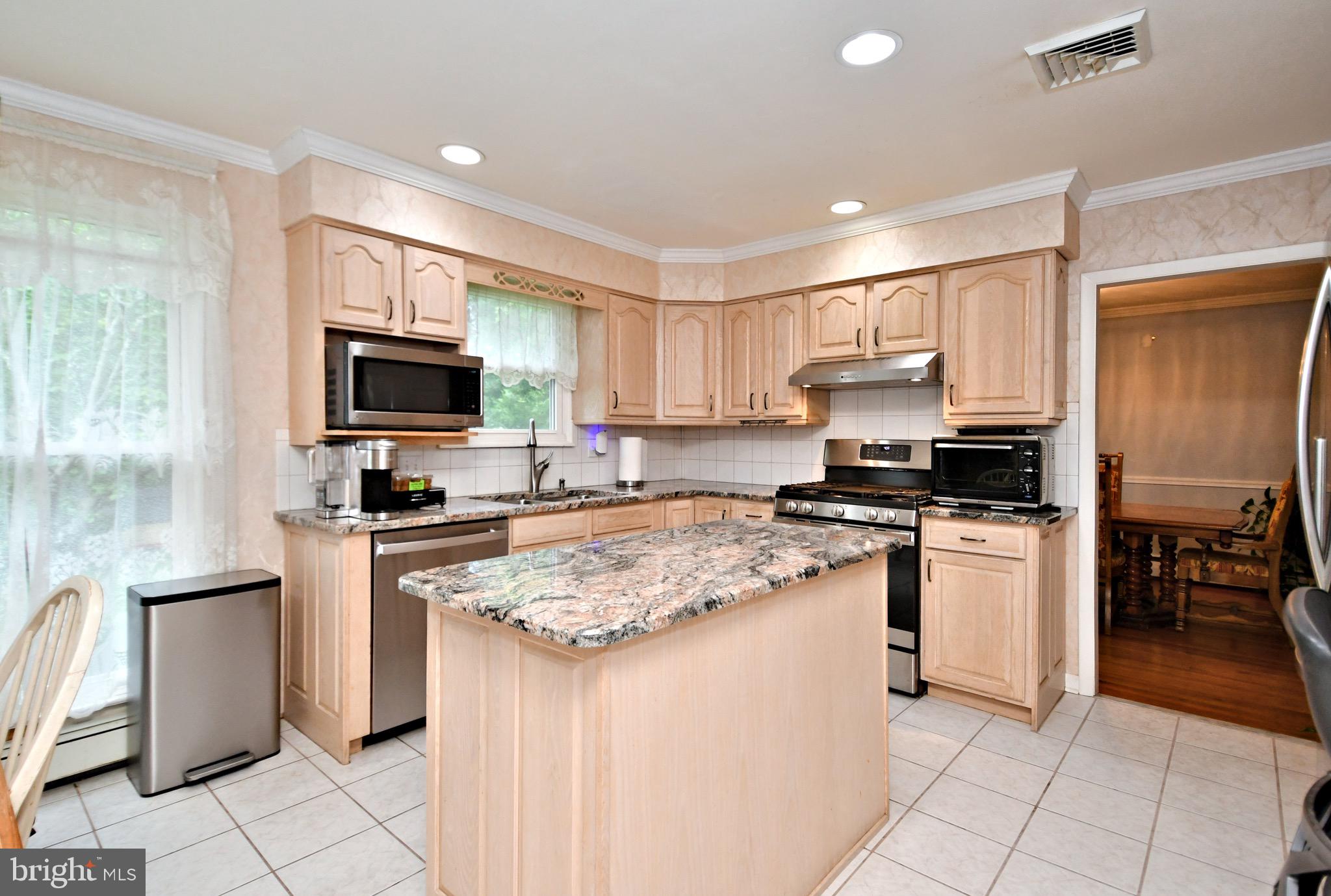 207 Manor Road Harleysville, PA 19438 - Photo 13 of 60 Kitchen