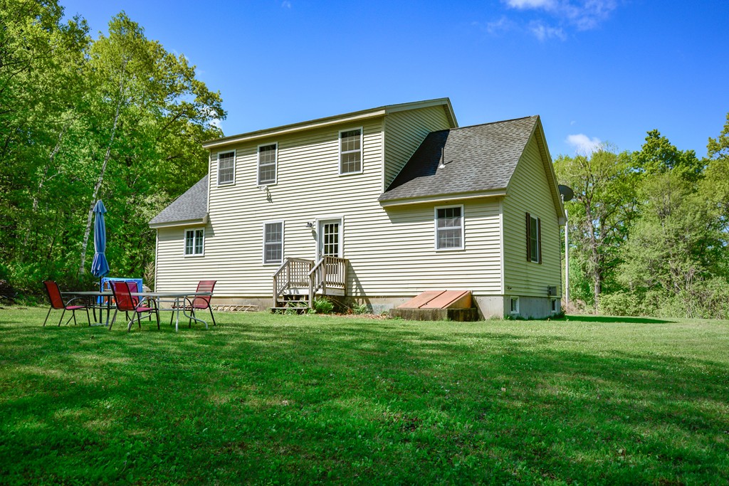 18-20 Ragged Hill Road Hubbardston, MA 01452 - Photo 3 of 30 Gallery Image 3