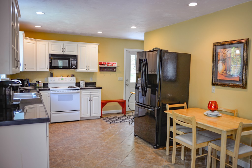 18-20 Ragged Hill Road Hubbardston, MA 01452 - Photo 8 of 30 Gallery Image 8
