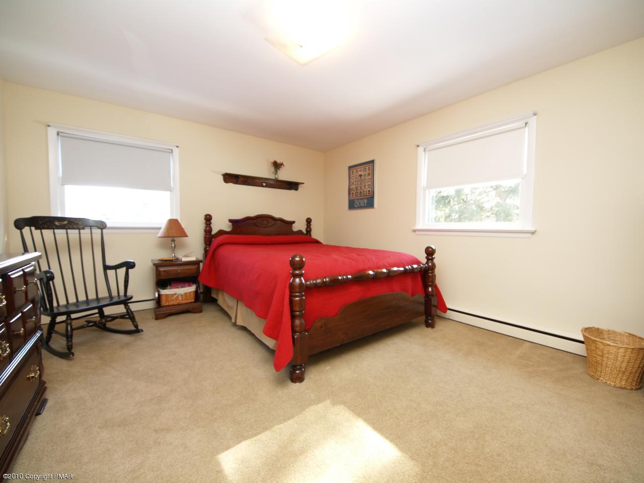 206 Norton Road Stroudsburg, PA 18360 - Photo 15 of 17 Bedroom 1