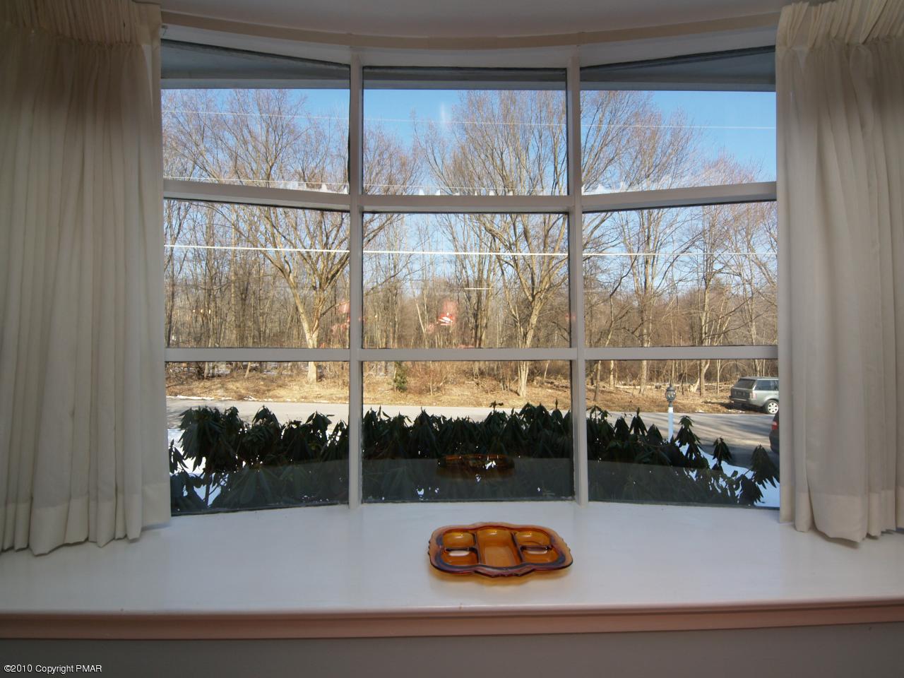 Picture window