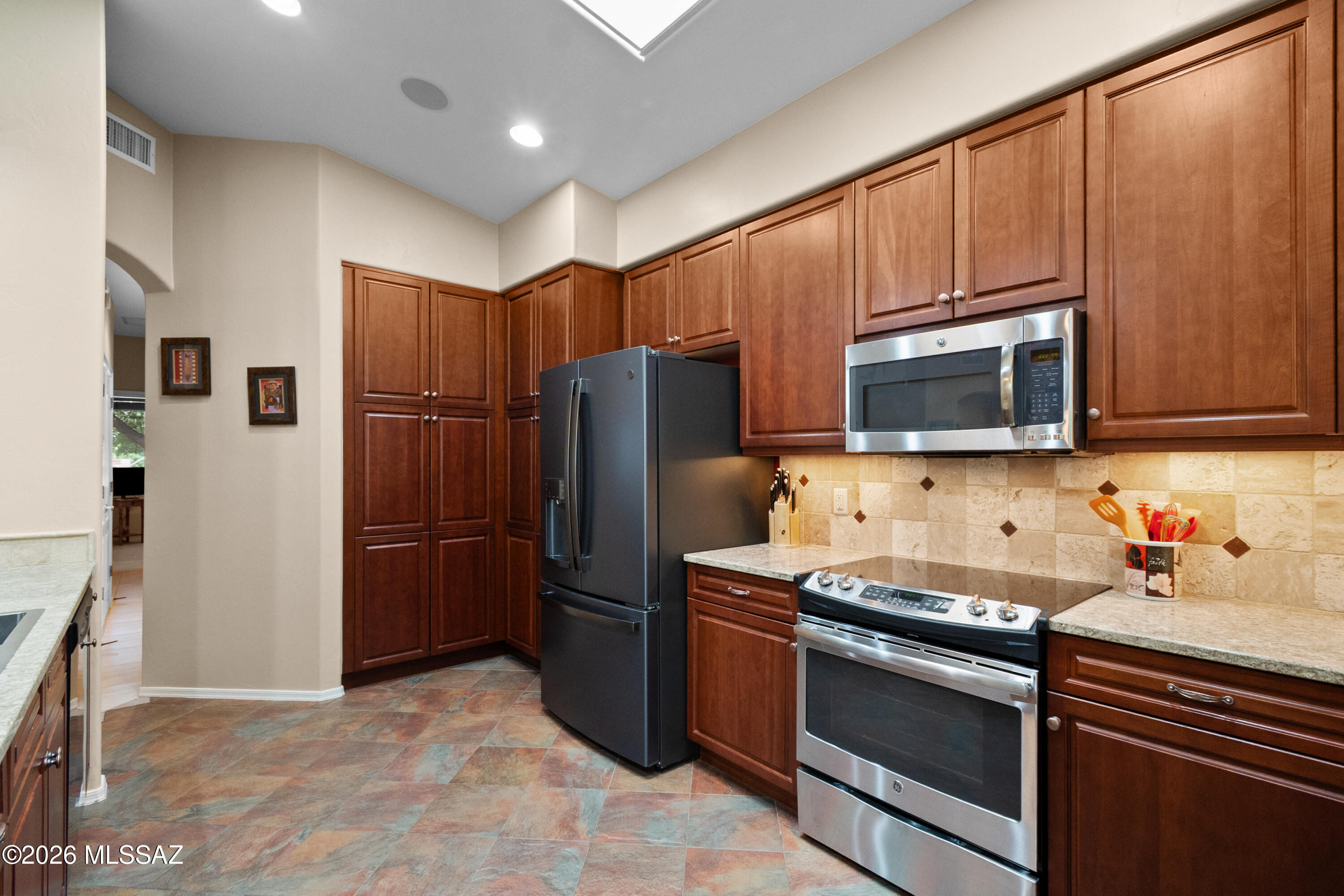 5305 Spring View Drive Tucson, AZ 85749 - Photo 7 of 41 Interior 14