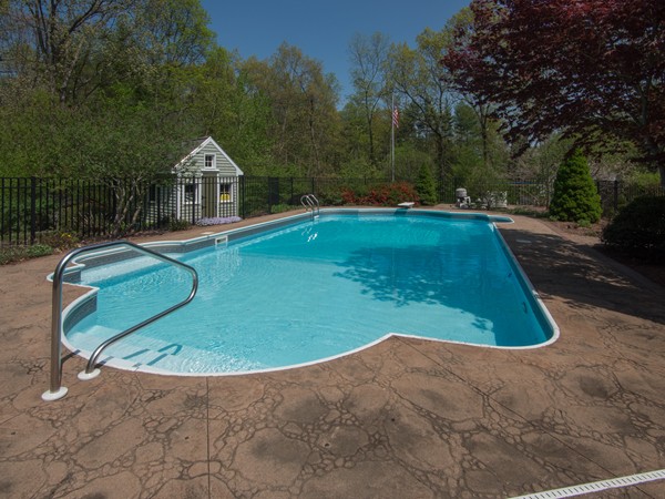 94 Spectacle Hill Road Bolton, MA 01740 - Photo 4 of 30 Gallery Image 4