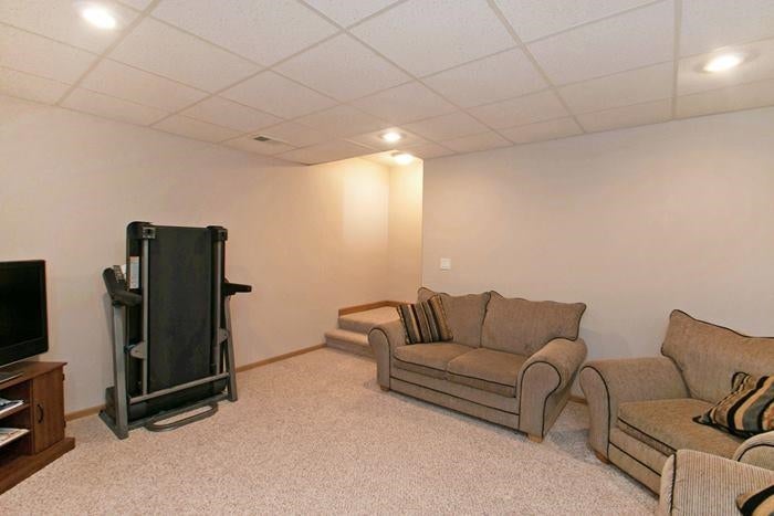 900 West 2nd Street Kalona, IA 52247 - Photo 21 of 25 Gallery Image 21
