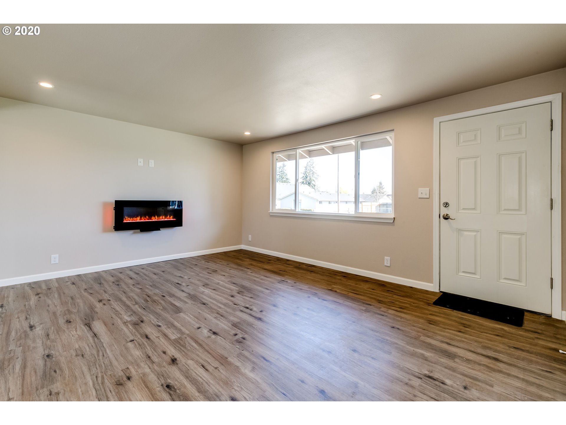 434 South 40th Street Springfield, OR 97478 - Photo 2 of 27