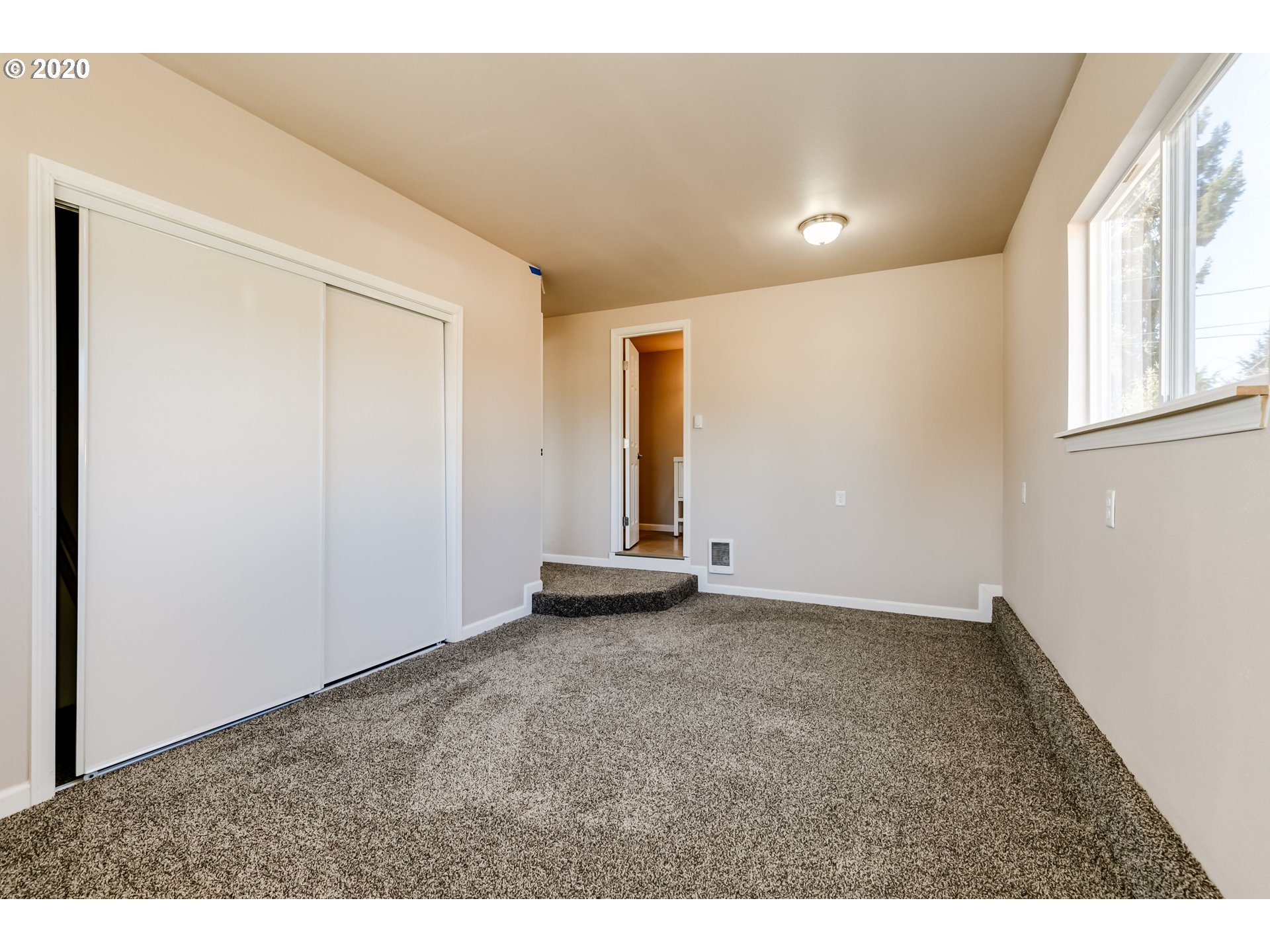 434 South 40th Street Springfield, OR 97478 - Photo 12 of 27