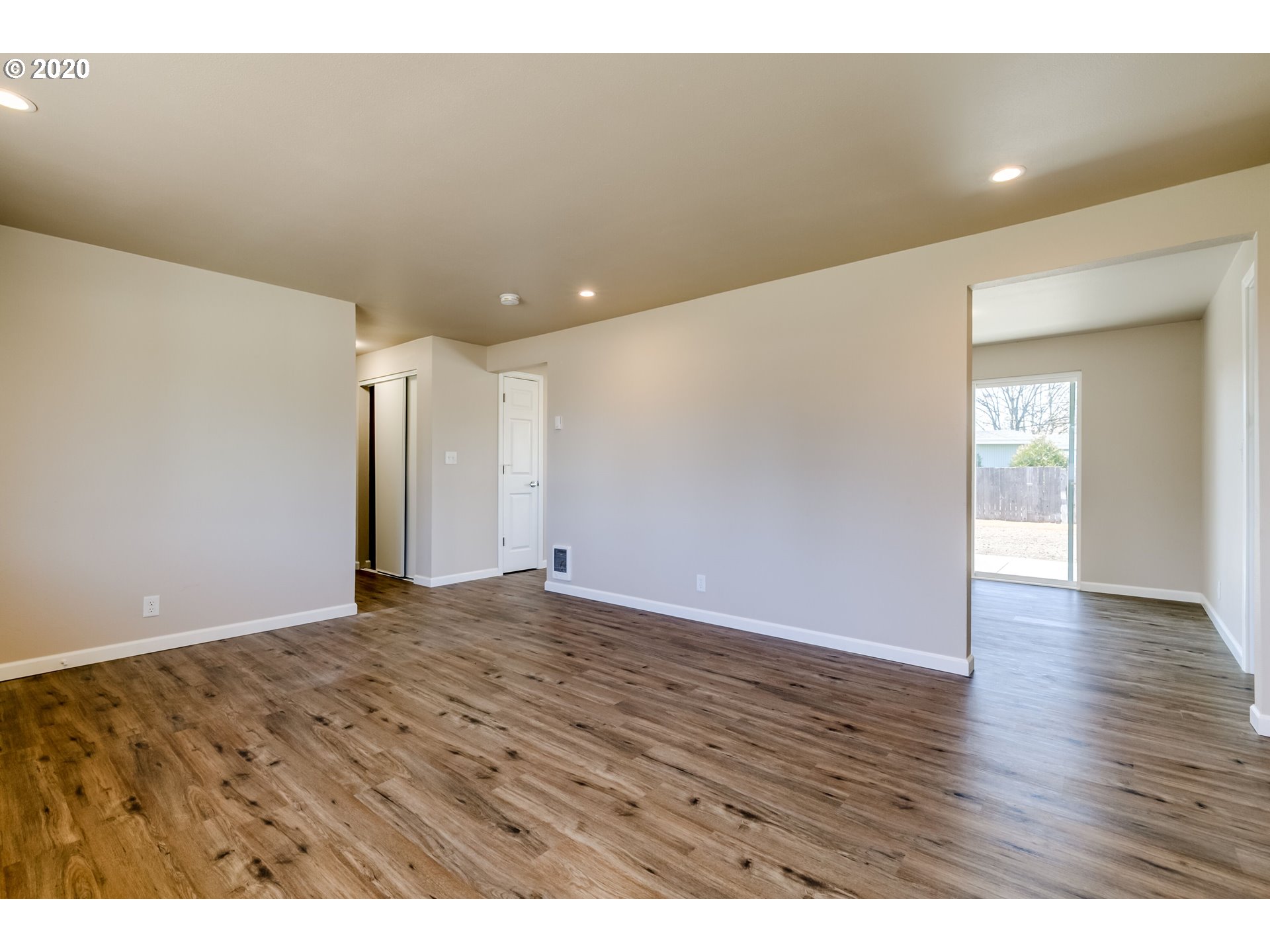 434 South 40th Street Springfield, OR 97478 - Photo 4 of 27