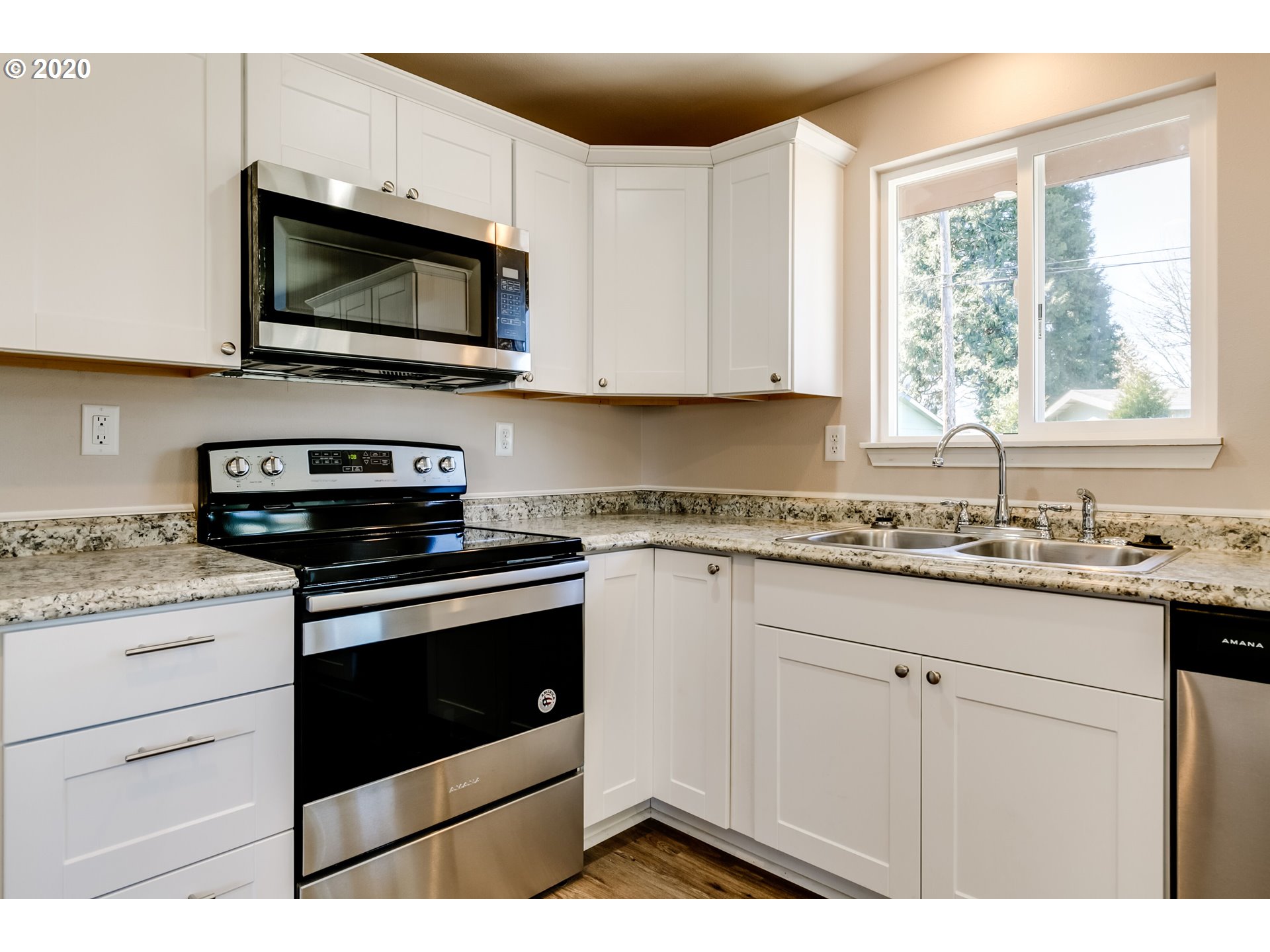 434 South 40th Street Springfield, OR 97478 - Photo 6 of 27