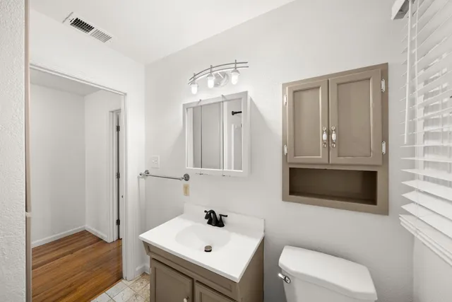 $400,000 | 5558 35th Avenue, Sacramento, CA 95824