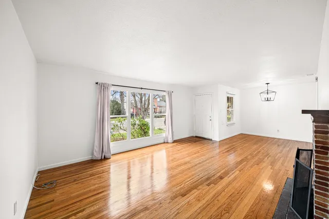 $400,000 | 5558 35th Avenue, Sacramento, CA 95824