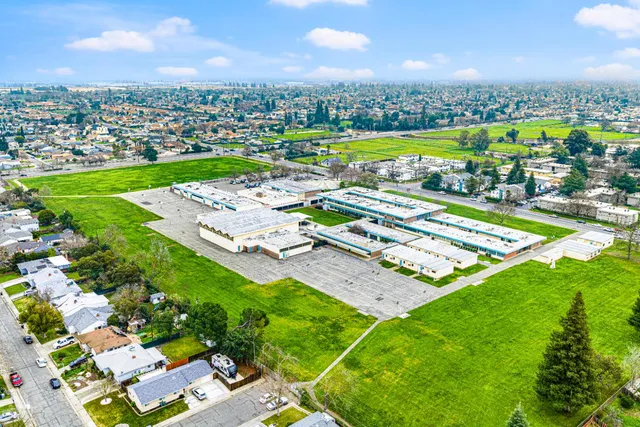 $400,000 | 5558 35th Avenue, Sacramento, CA 95824