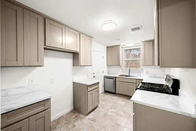 $400,000 | 5558 35th Avenue, Sacramento, CA 95824