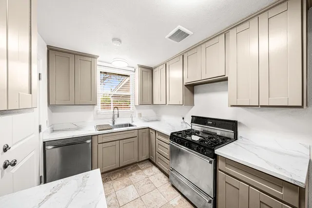 $400,000 | 5558 35th Avenue, Sacramento, CA 95824