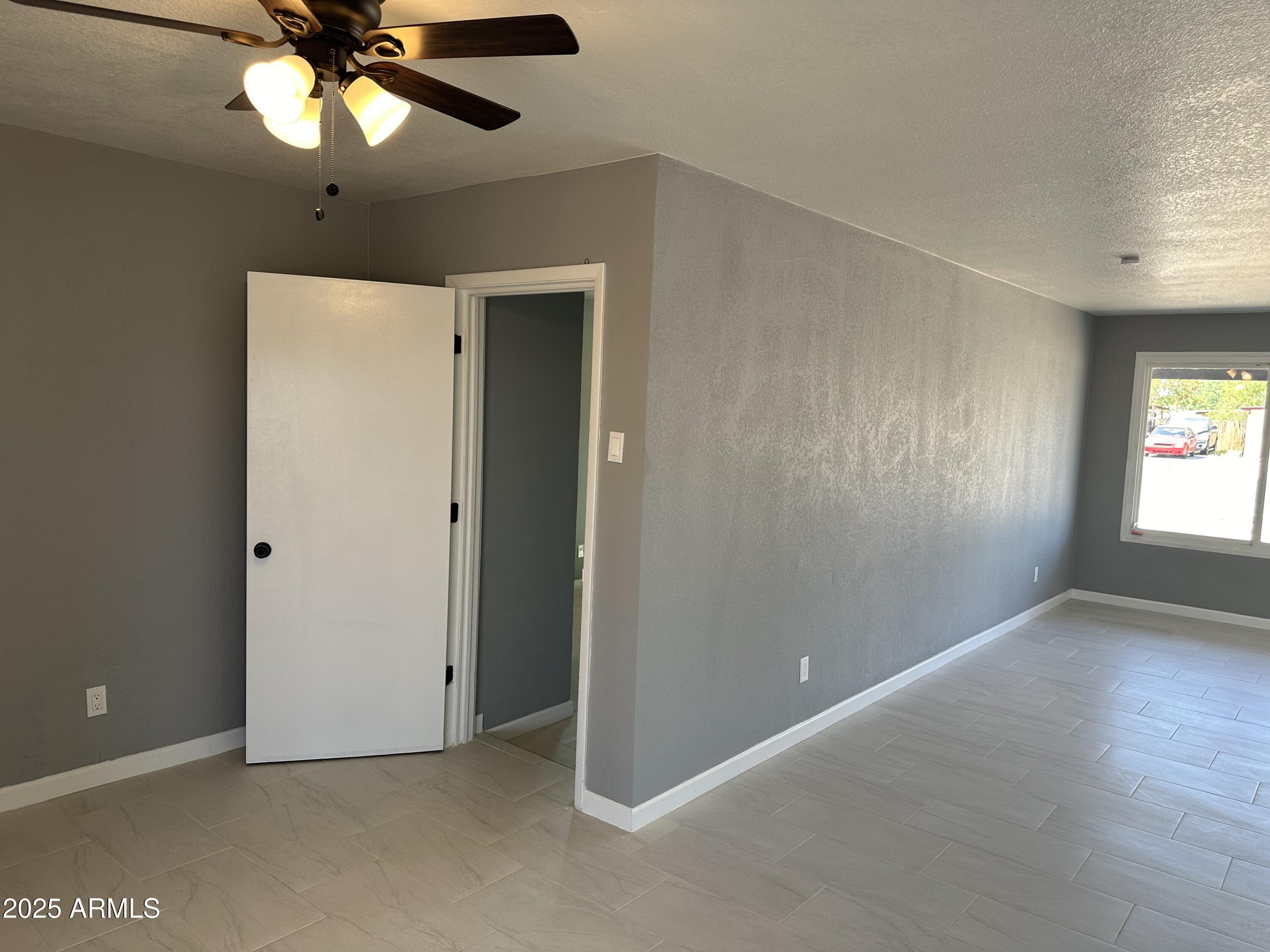 6429 West Osborn Road Phoenix, AZ 85033 - Photo 5 of 17 IMG_1010