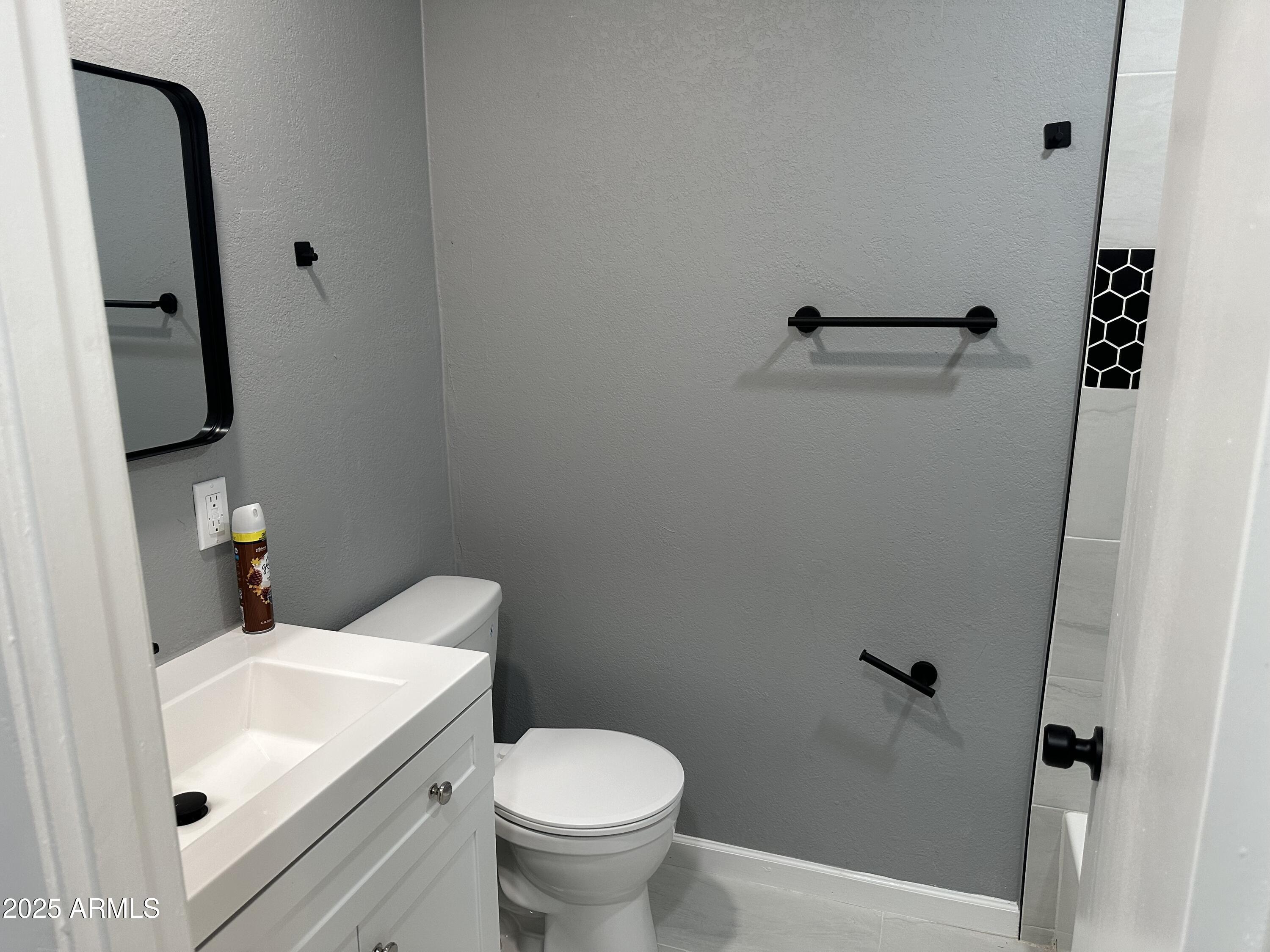 6429 West Osborn Road Phoenix, AZ 85033 - Photo 8 of 17 IMG_1013