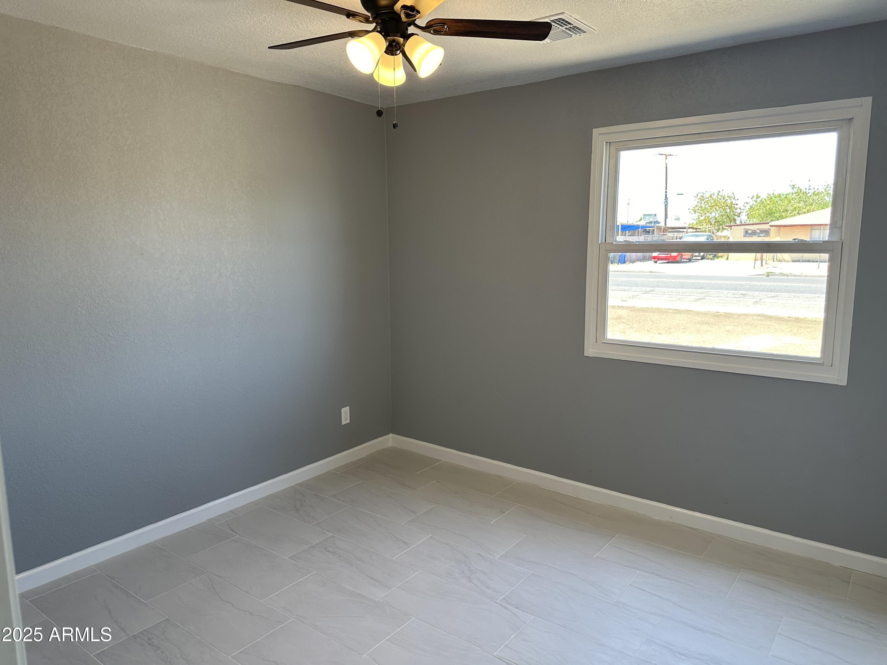 6429 West Osborn Road Phoenix, AZ 85033 - Photo 10 of 17 IMG_1015