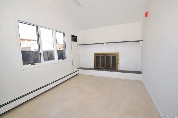 $4,400 | 27 North Lewis Place, Rockville Centre, NY 11570