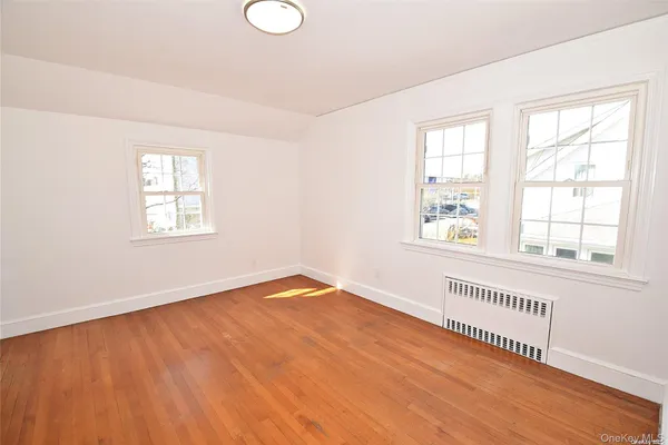 $4,400 | 27 North Lewis Place, Rockville Centre, NY 11570