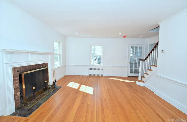 $4,400 | 27 North Lewis Place, Rockville Centre, NY 11570