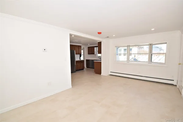 $4,400 | 27 North Lewis Place, Rockville Centre, NY 11570