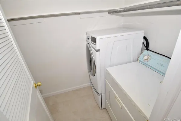 $4,400 | 27 North Lewis Place, Rockville Centre, NY 11570