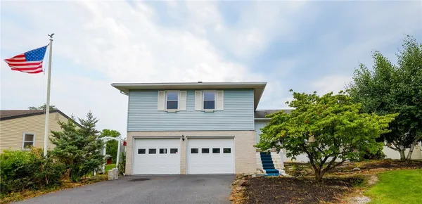 $399,999 | 1760 Peachtree Circle, Whitehall, PA 18052