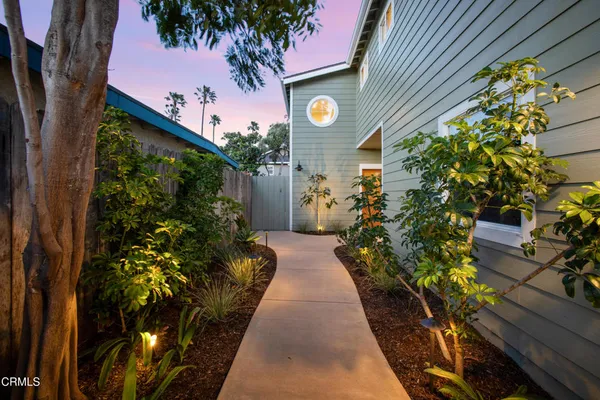 $2,295,000 | 2521 Pierpont Boulevard, Ventura, CA 93001