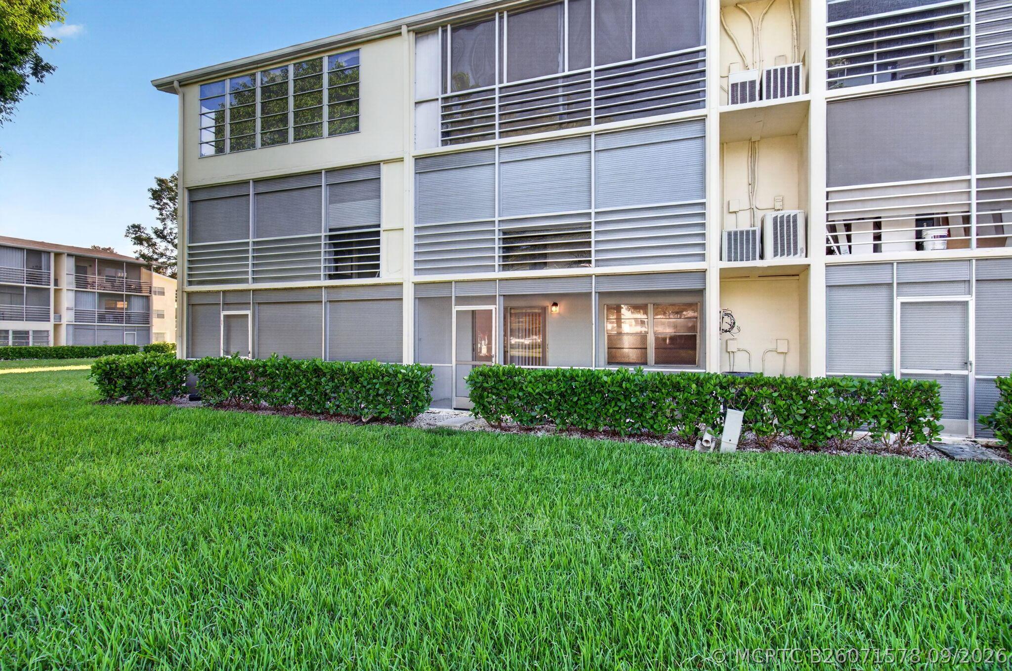 45 Dorset B Boca Raton, FL 33434 - Photo 45 of 70 48-web-or-mls-DSC_8920